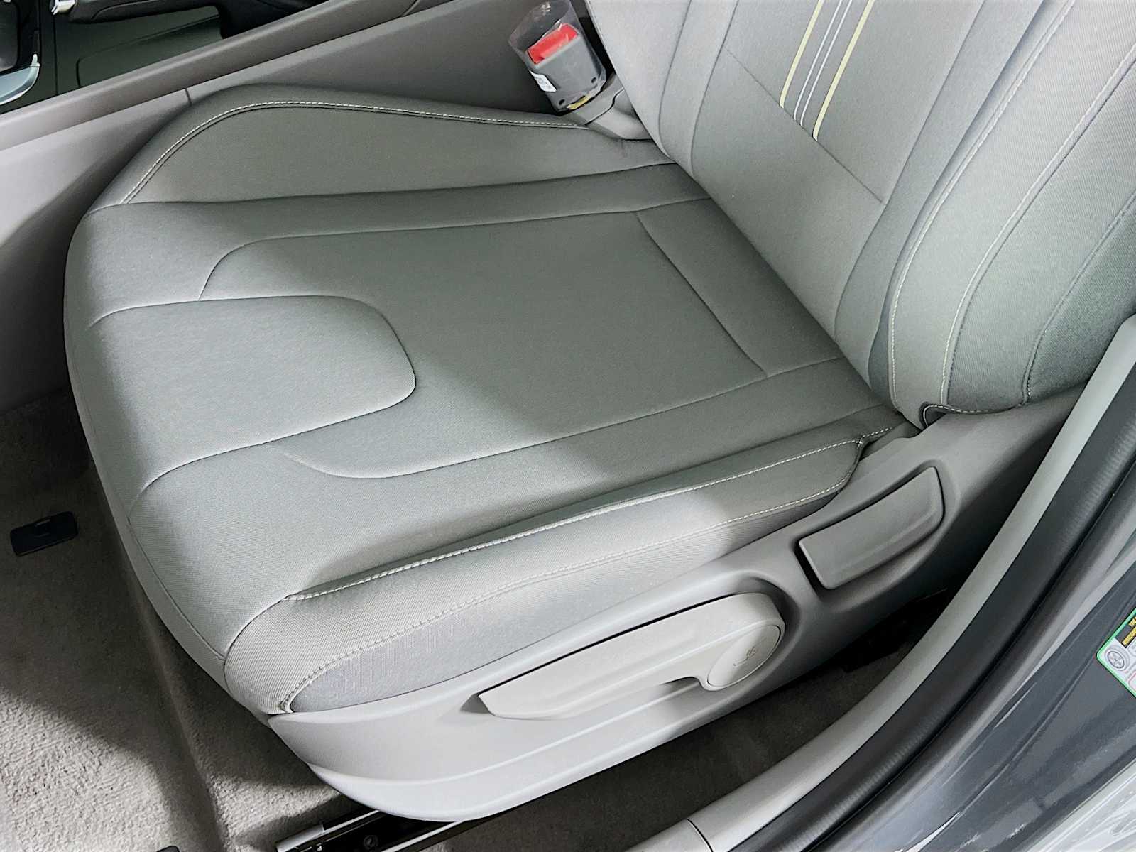2025 Hyundai Elantra SEL Sport - Photo 16