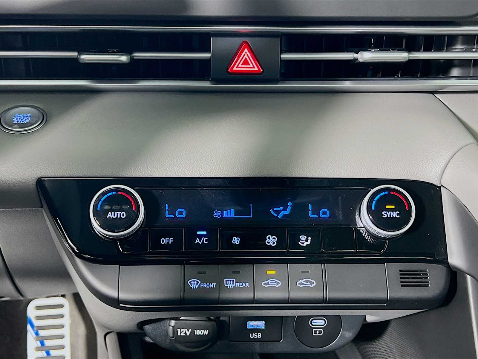 2025 Hyundai Elantra SEL Sport - Photo 10