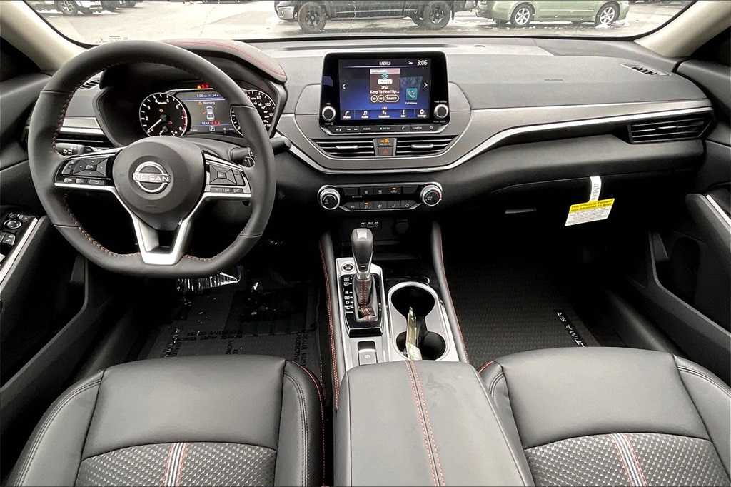 2025 Nissan Altima 2.5 SR - Photo 12
