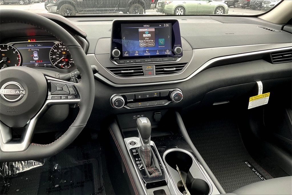 2025 Nissan Altima 2.5 SR - Photo 13