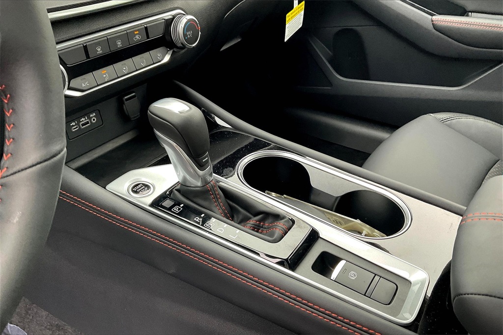 2025 Nissan Altima 2.5 SR - Photo 14