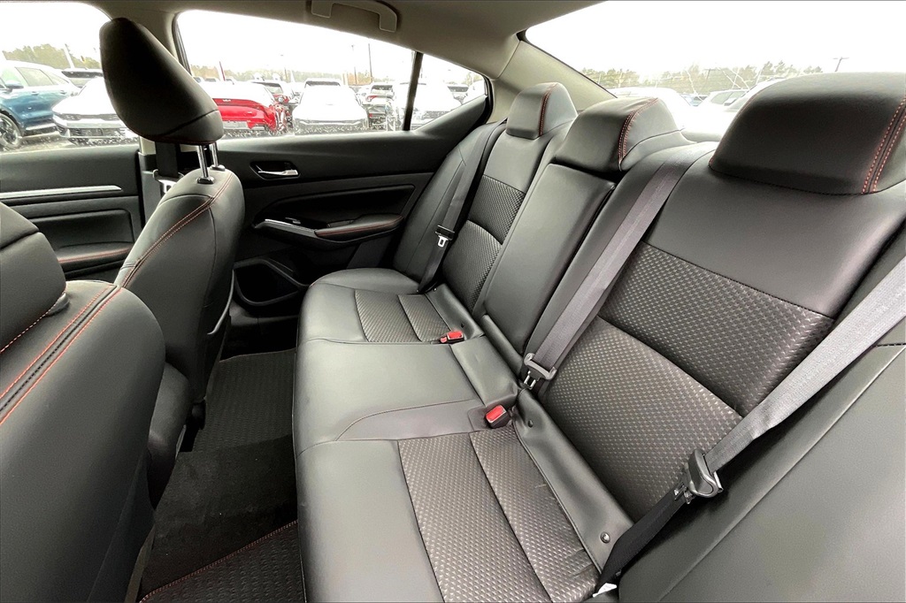 2025 Nissan Altima 2.5 SR - Photo 15