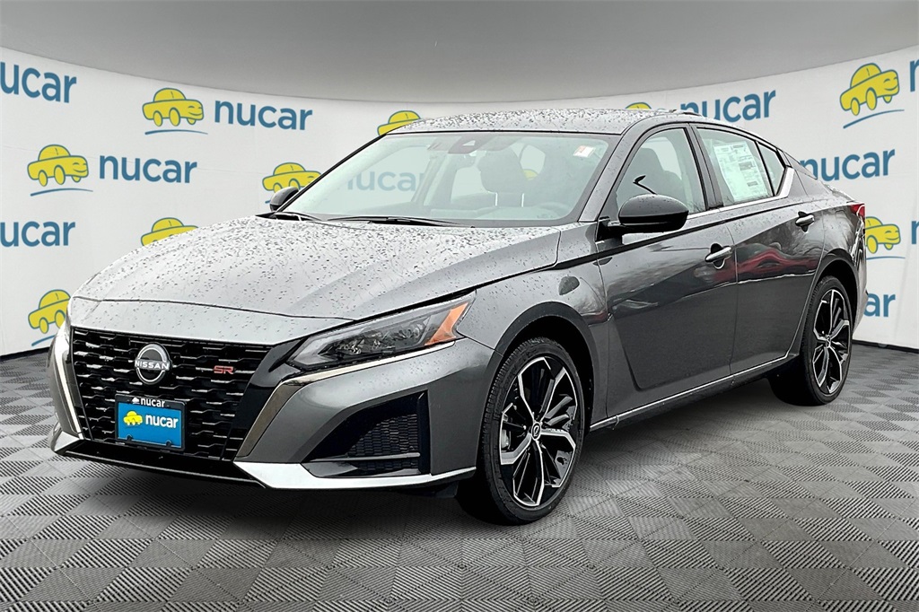 2025 Nissan Altima 2.5 SR - Photo 4
