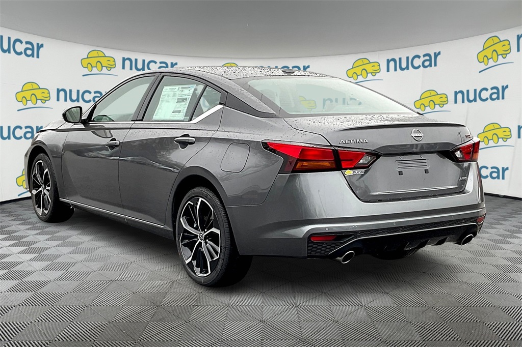 2025 Nissan Altima 2.5 SR - Photo 5