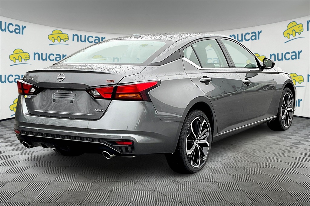 2025 Nissan Altima 2.5 SR - Photo 7