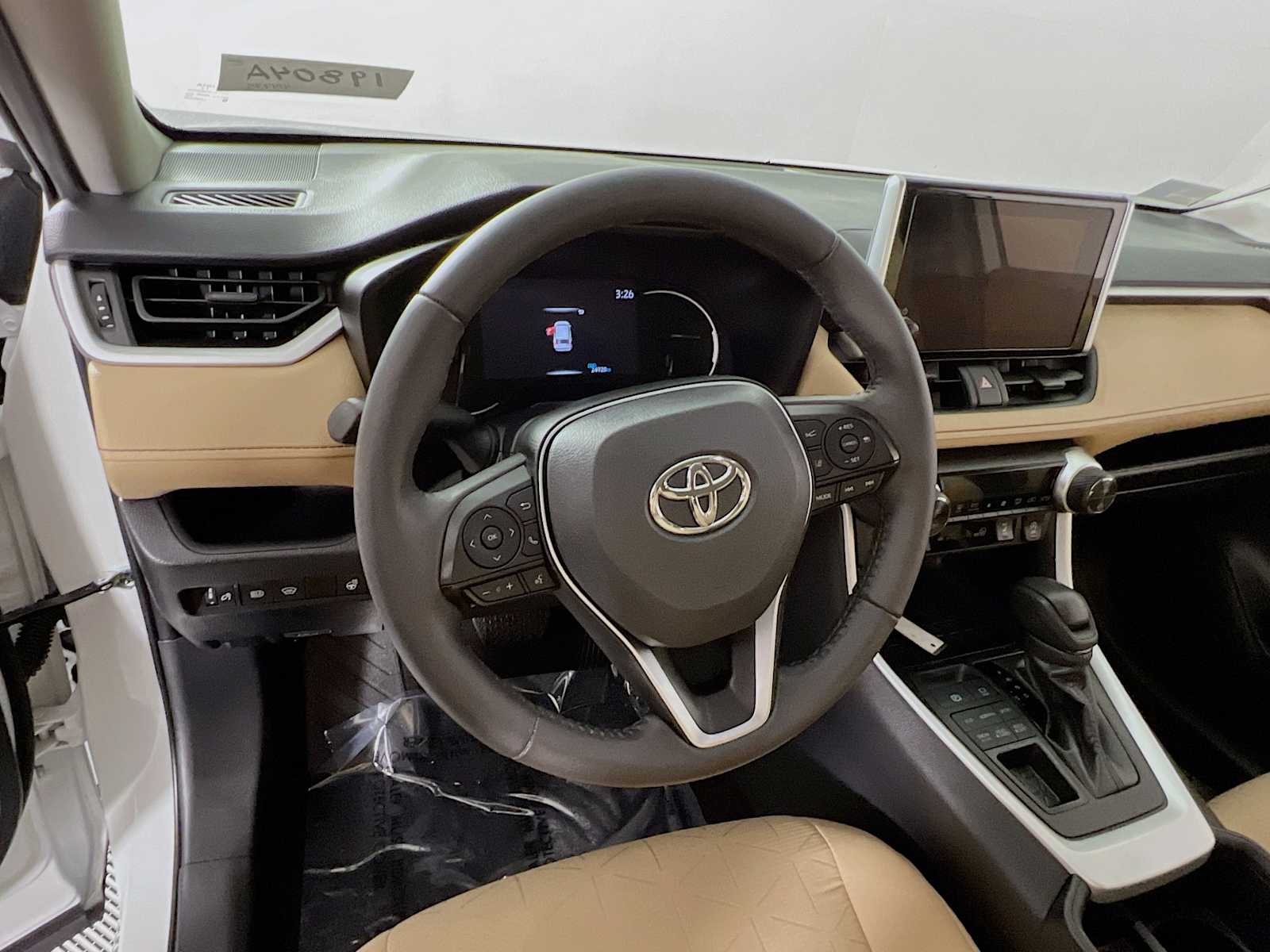 2024 Toyota RAV4 XLE - Photo 11