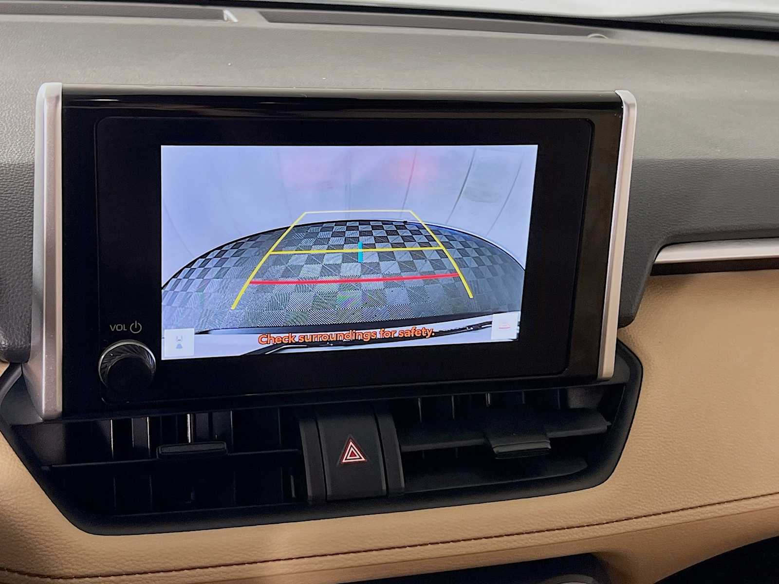 2024 Toyota RAV4 XLE - Photo 13