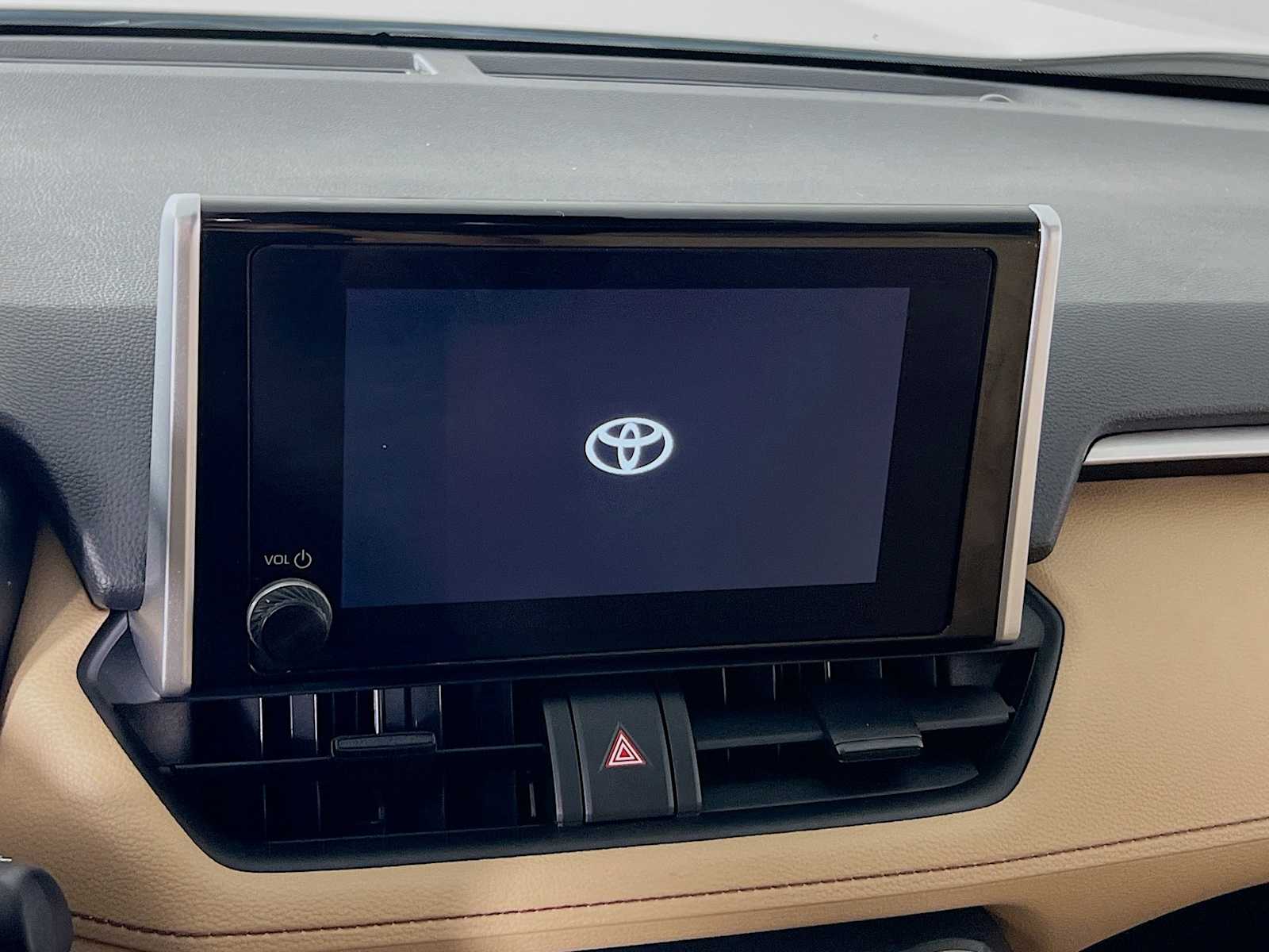2024 Toyota RAV4 XLE - Photo 14