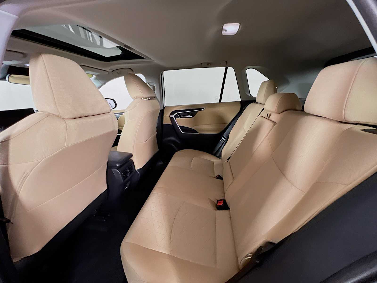 2024 Toyota RAV4 XLE - Photo 25