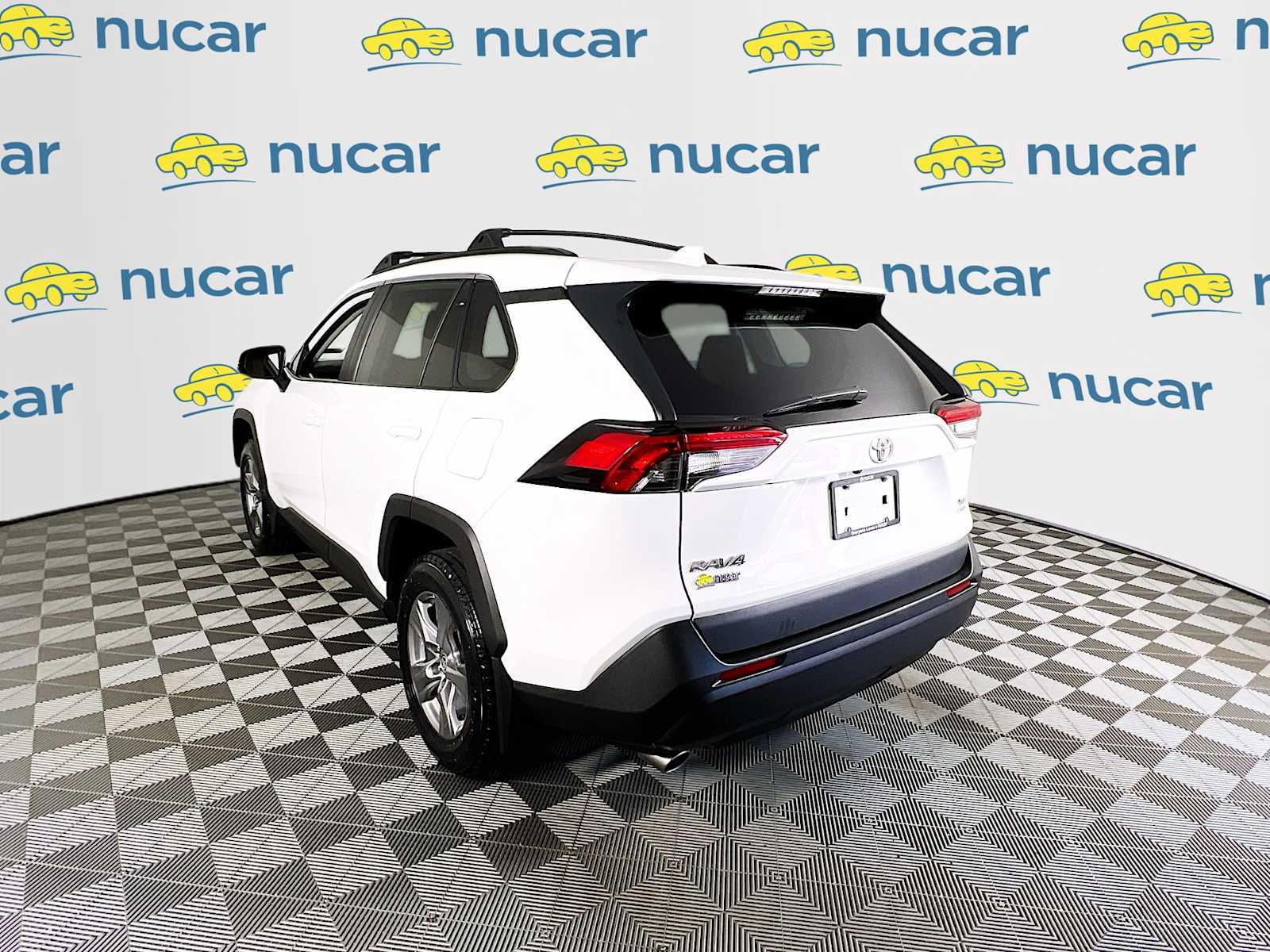 2024 Toyota RAV4 XLE - Photo 5