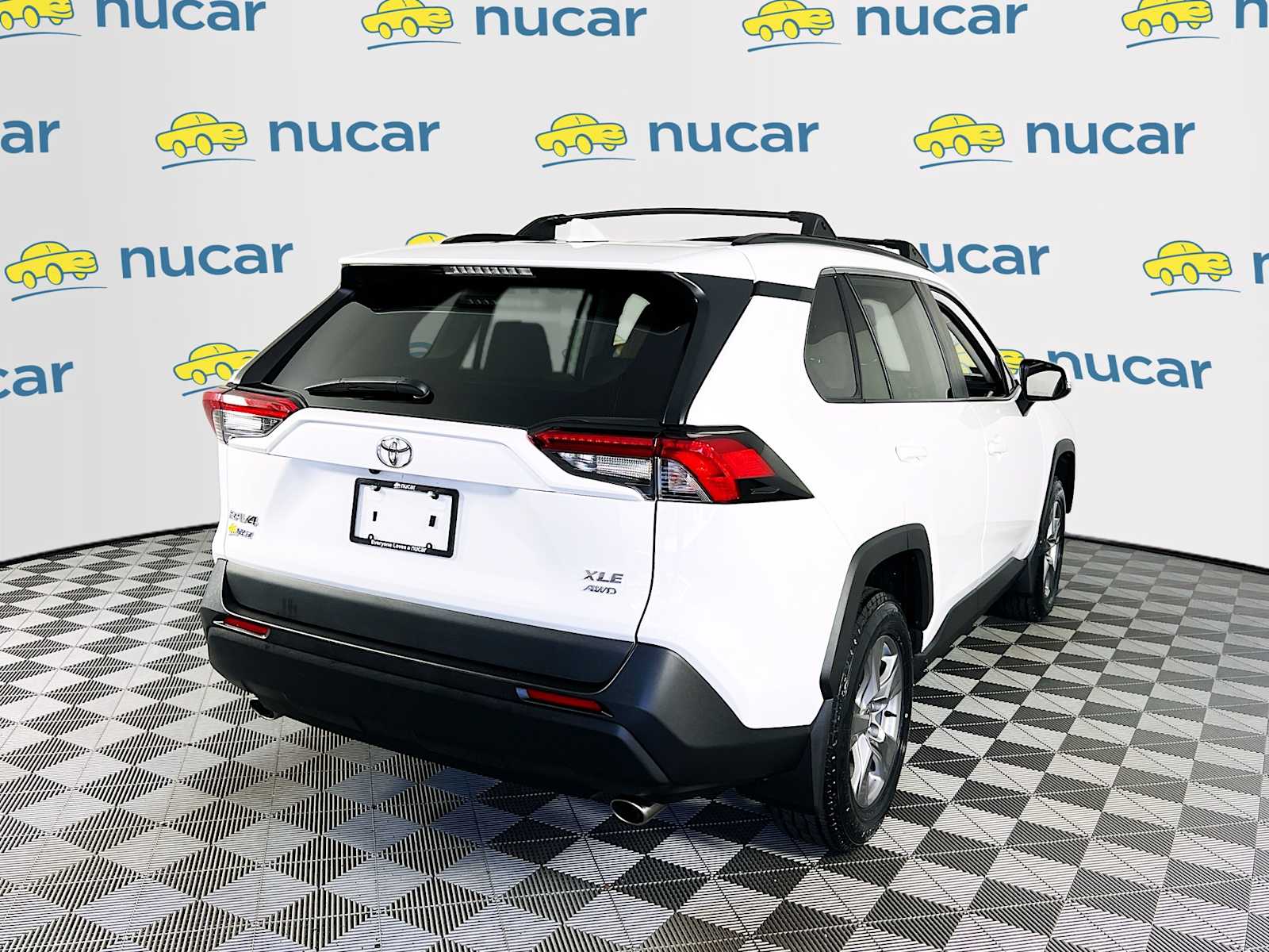 2024 Toyota RAV4 XLE - Photo 7
