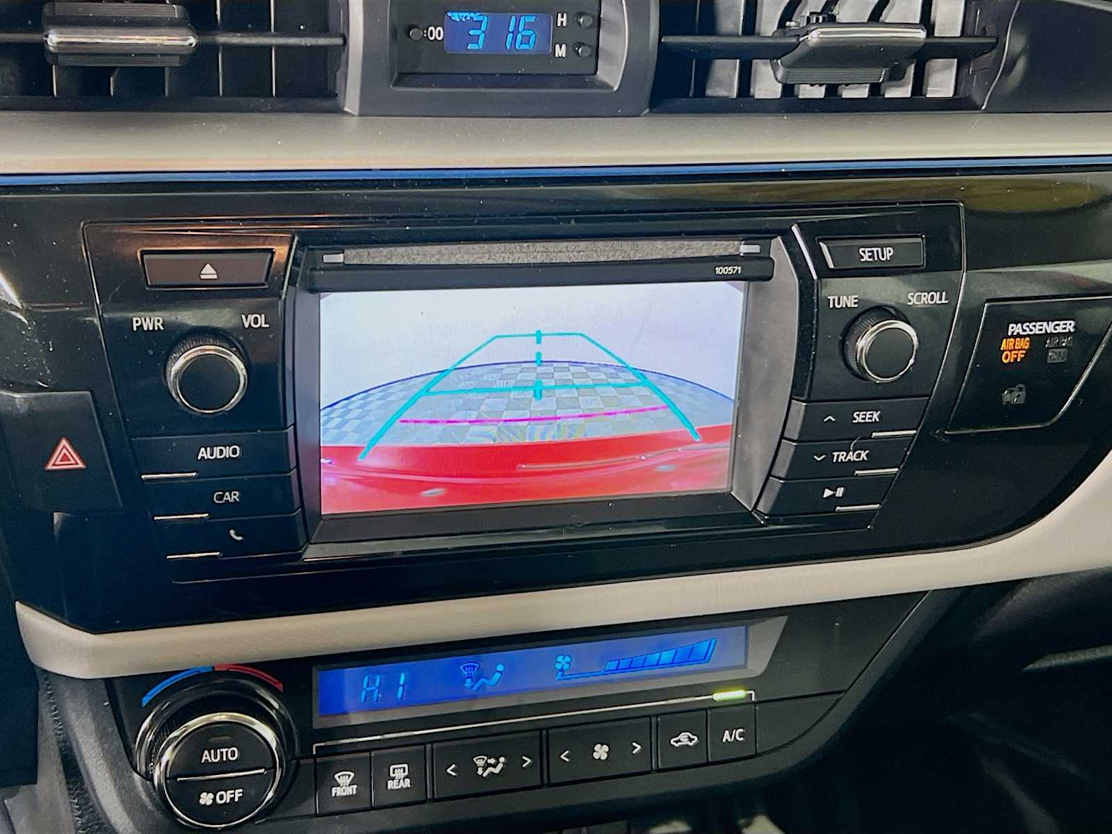 2016 Toyota Corolla LE - Photo 13