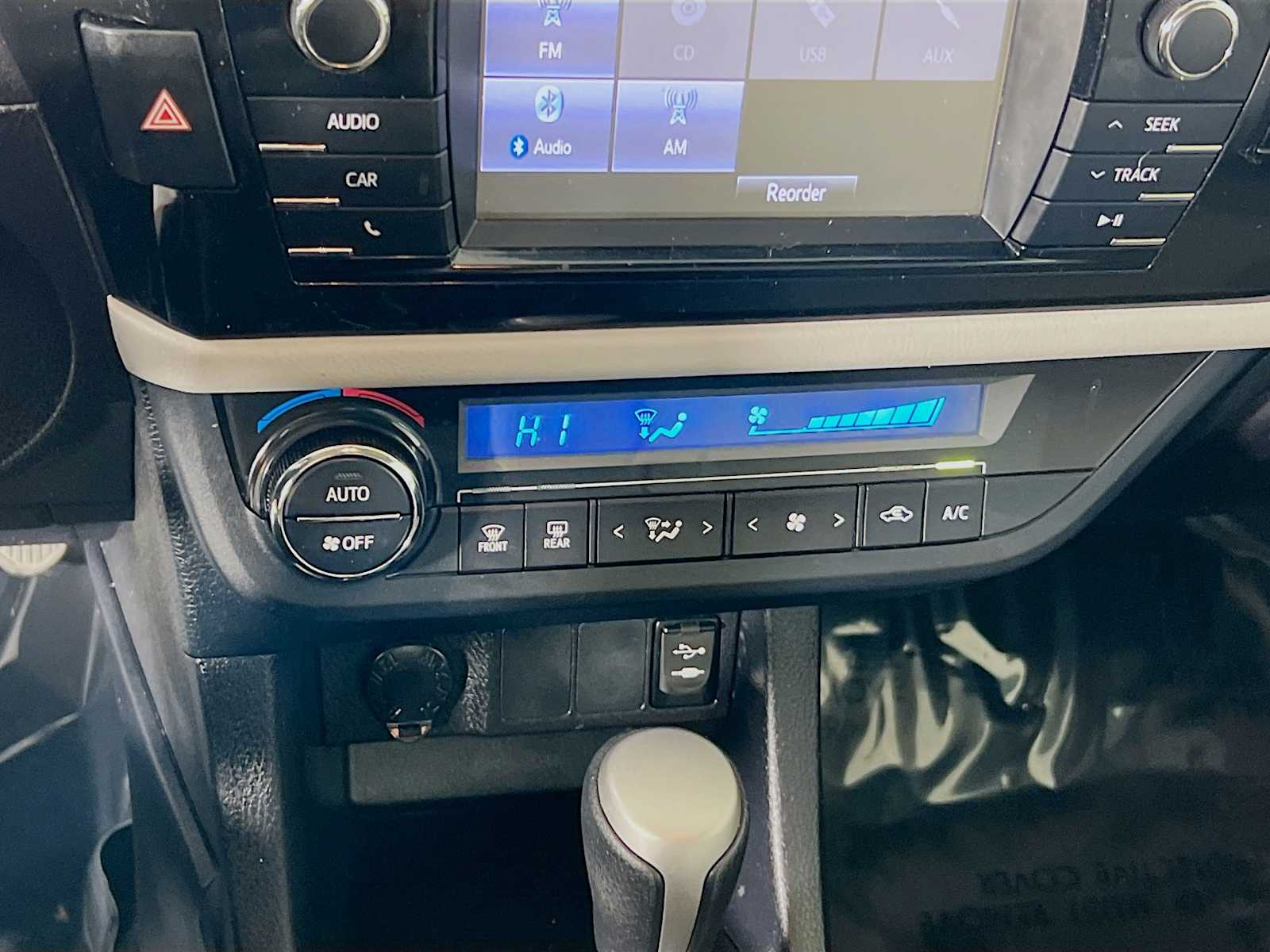 2016 Toyota Corolla LE - Photo 15