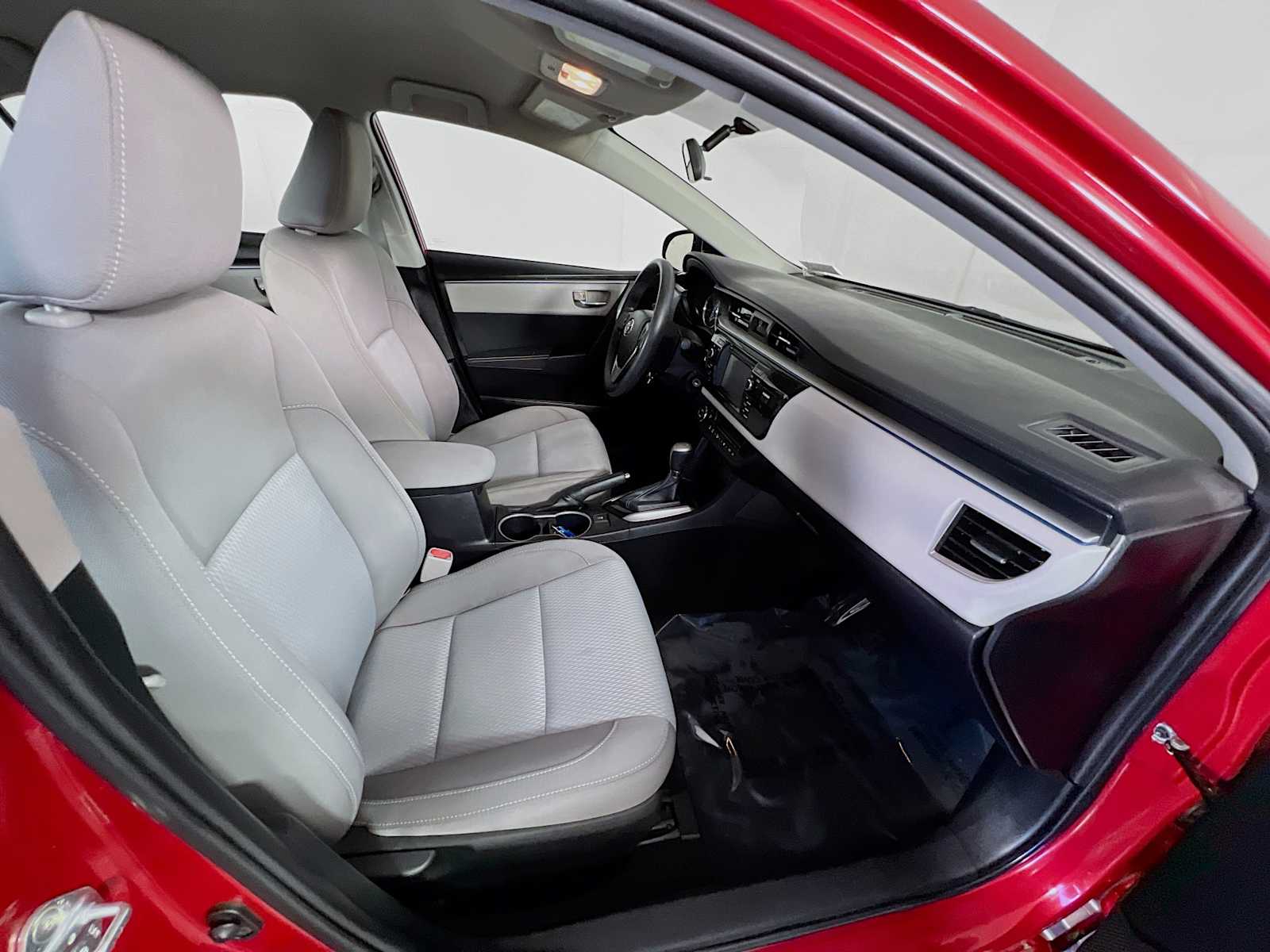 2016 Toyota Corolla LE - Photo 26