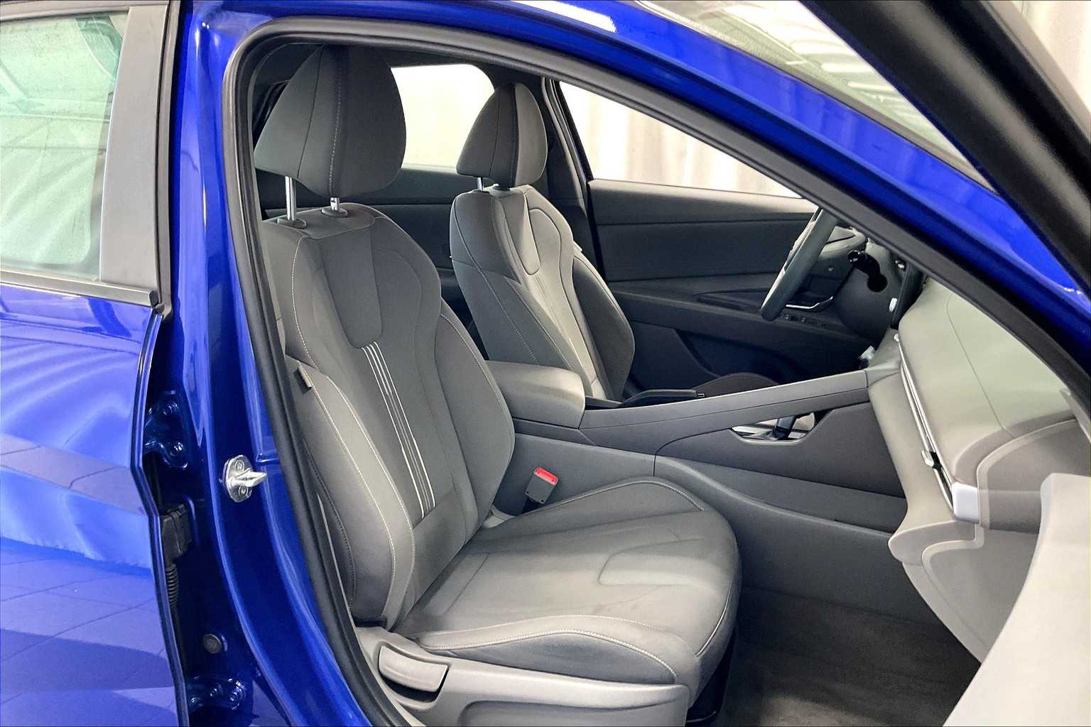 2022 Hyundai Elantra SEL - Photo 11