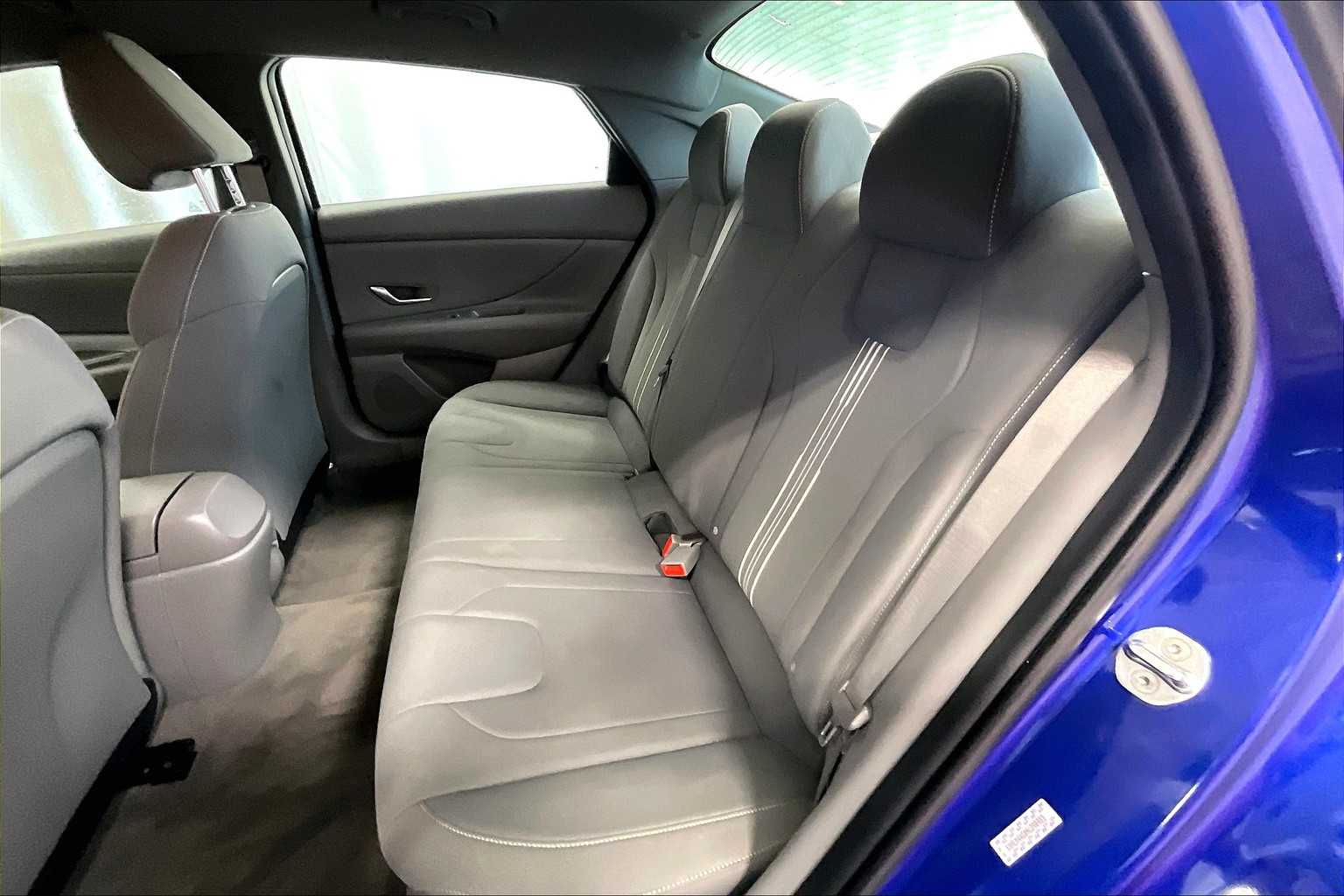 2022 Hyundai Elantra SEL - Photo 15