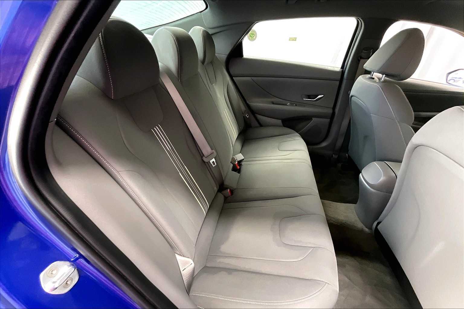 2022 Hyundai Elantra SEL - Photo 16