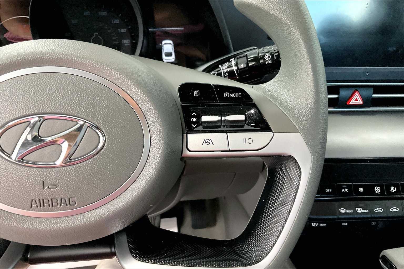 2022 Hyundai Elantra SEL - Photo 23