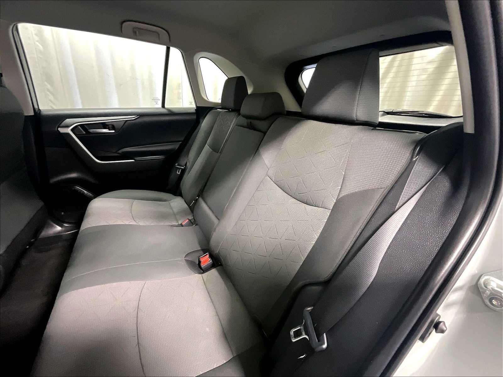 2023 Toyota RAV4 XLE - Photo 15