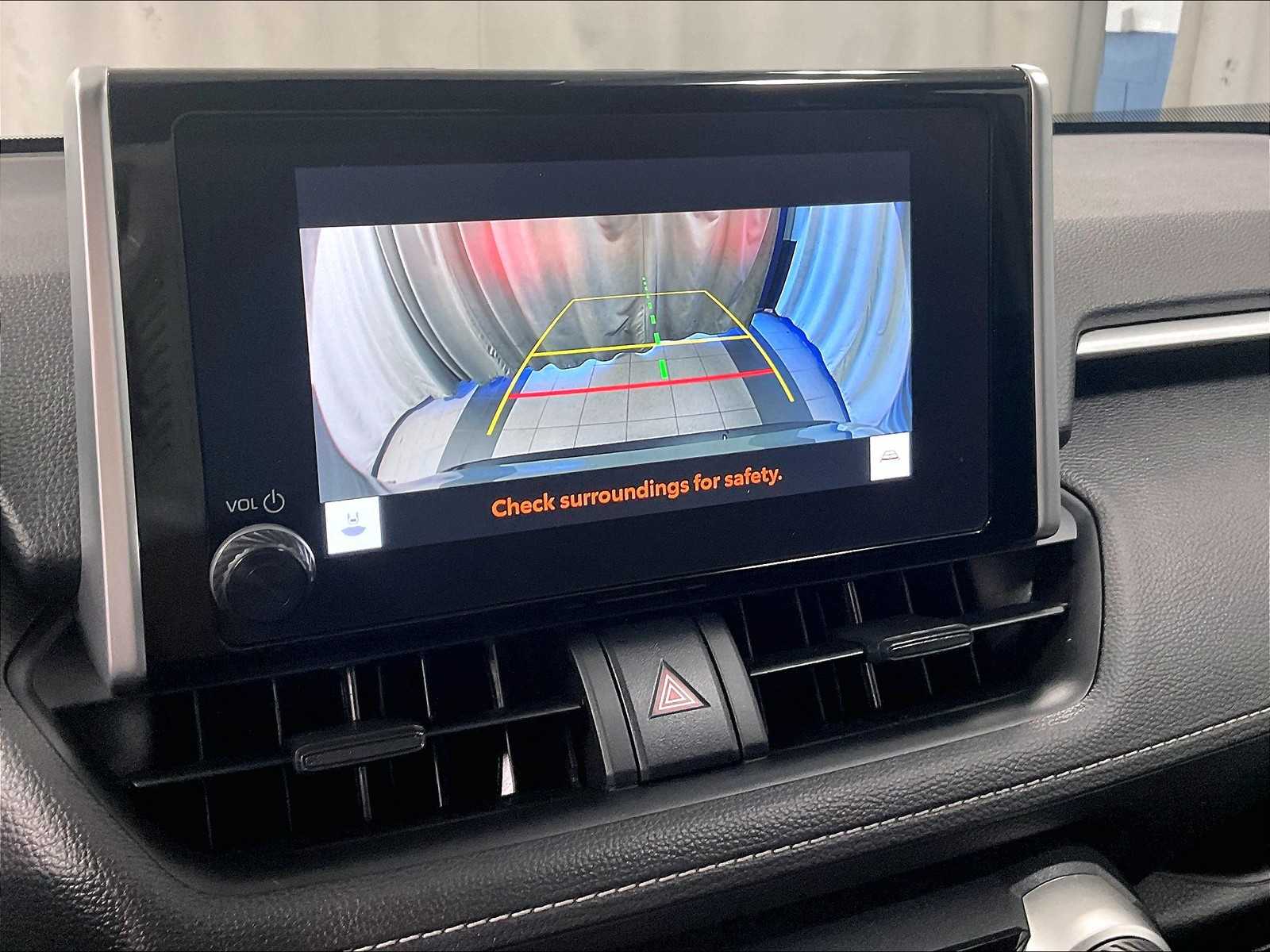 2023 Toyota RAV4 XLE - Photo 19