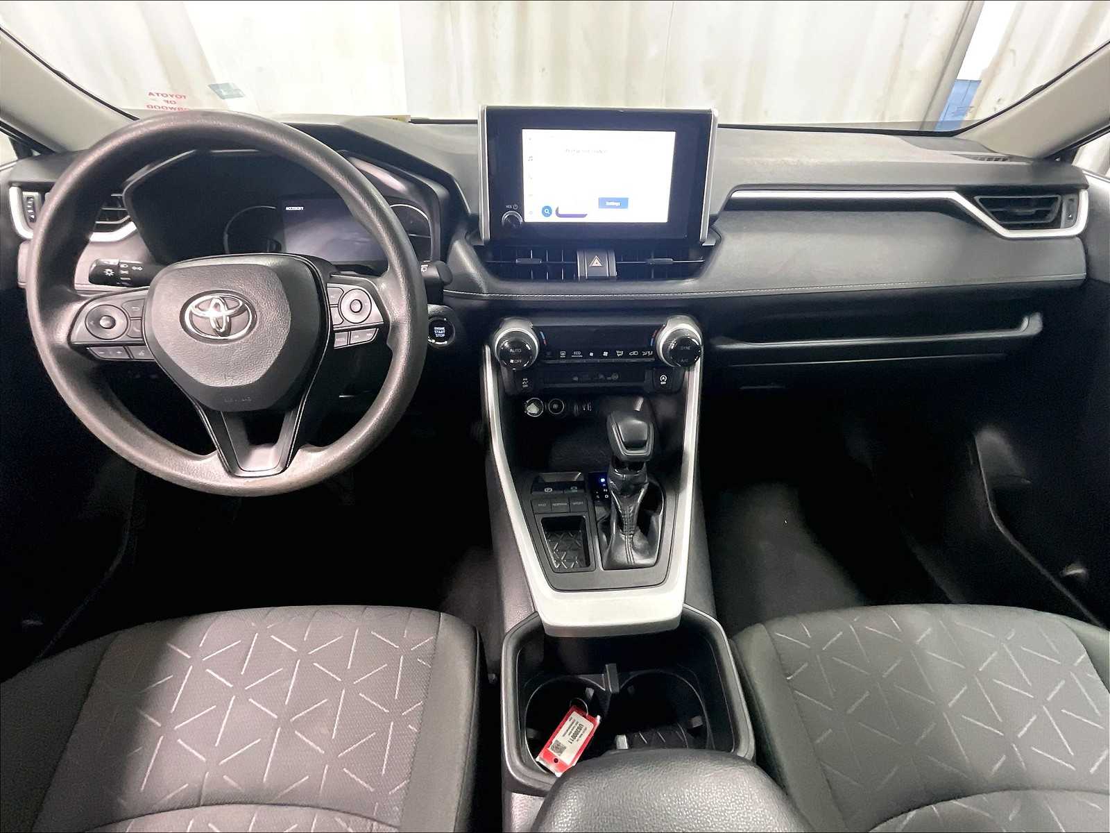 2023 Toyota RAV4 XLE - Photo 21
