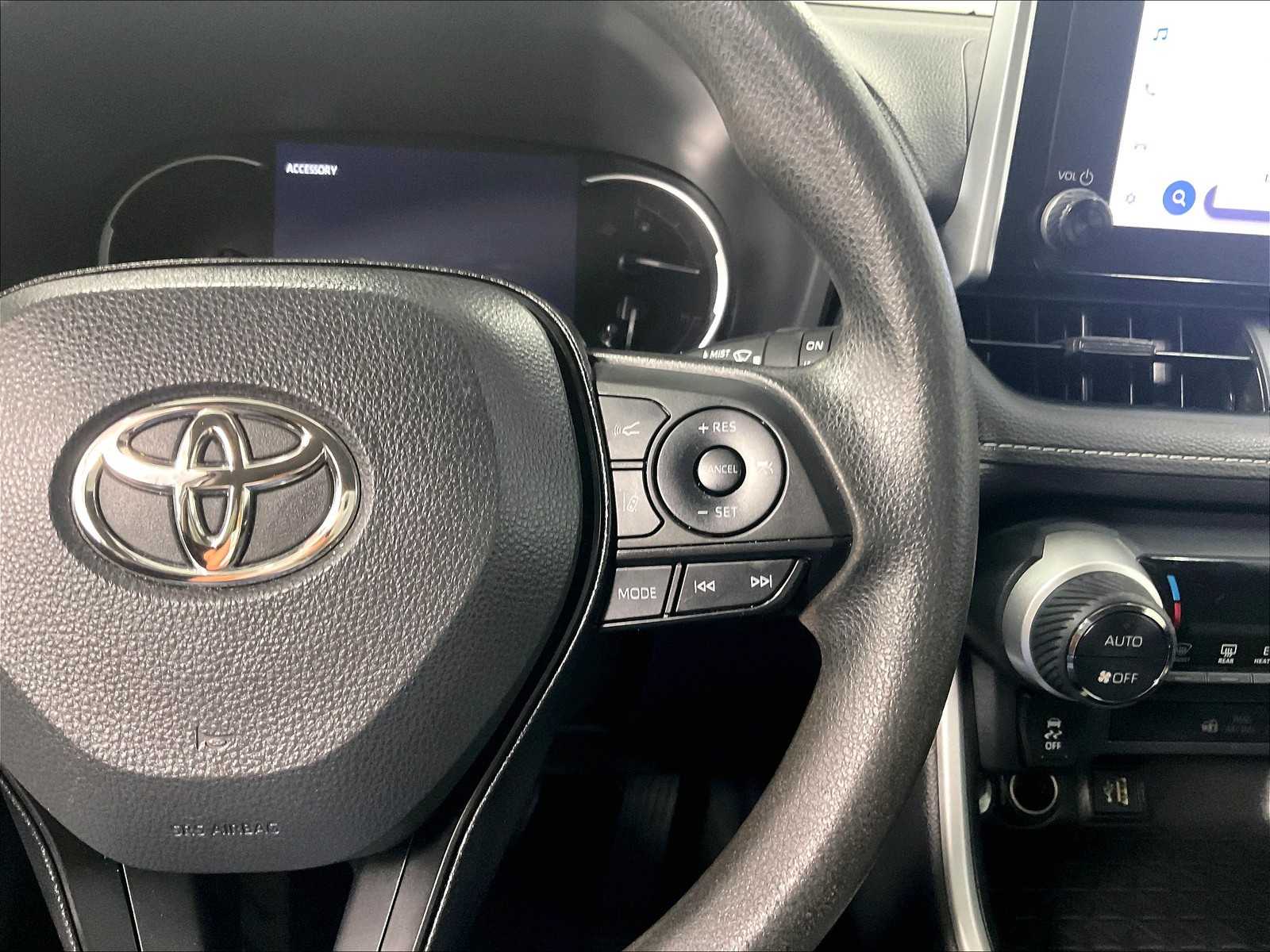 2023 Toyota RAV4 XLE - Photo 23