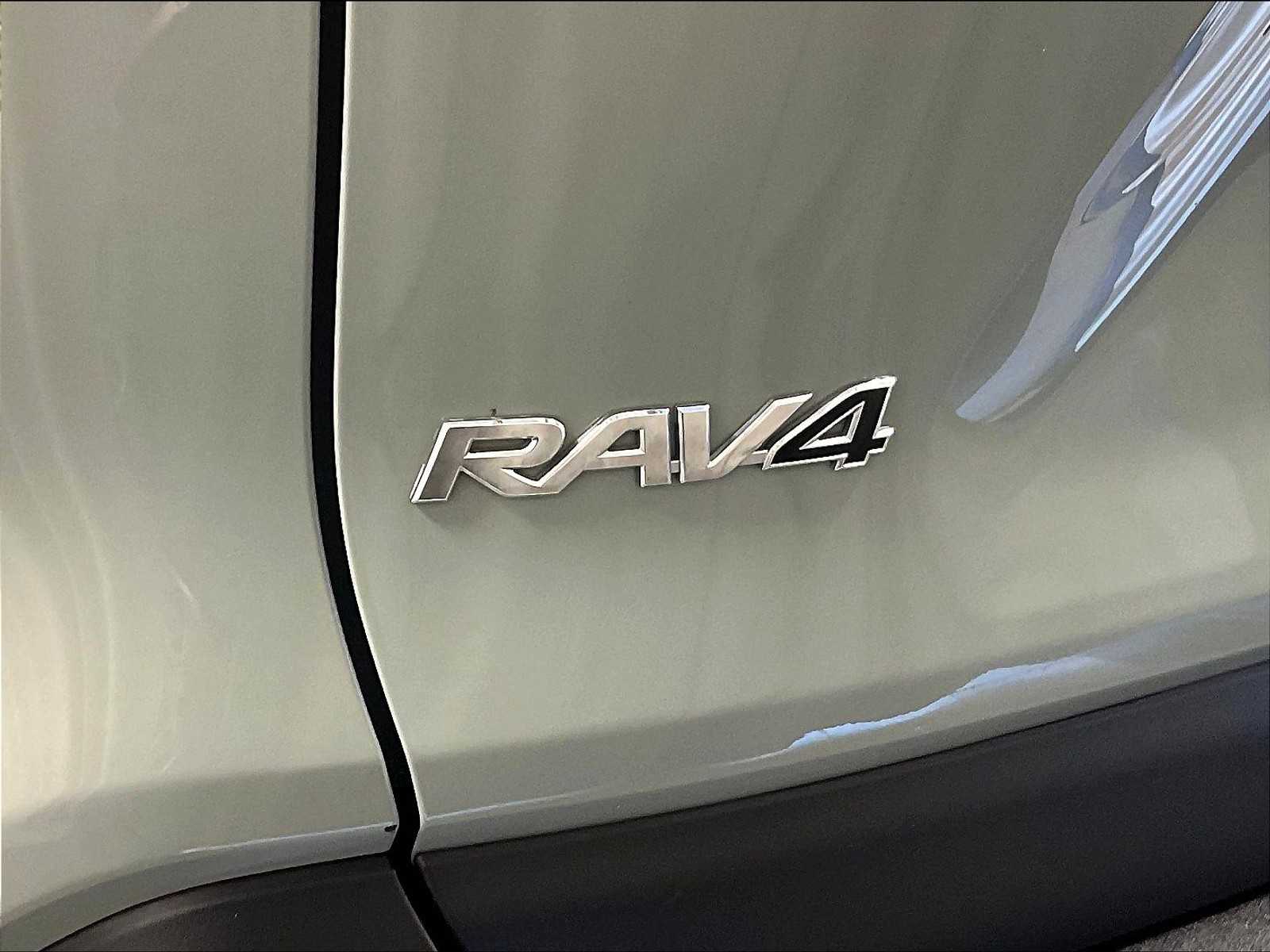 2023 Toyota RAV4 XLE - Photo 27