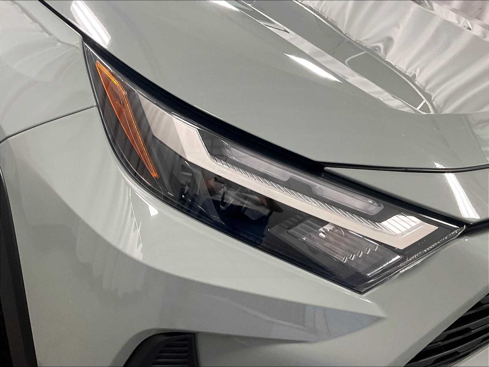2023 Toyota RAV4 XLE - Photo 31