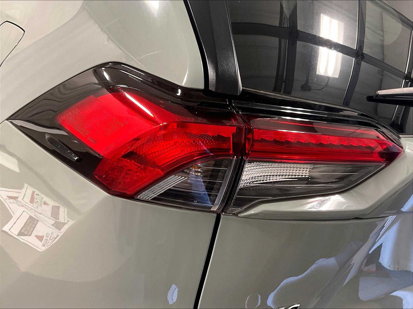 2023 Toyota RAV4 XLE - Photo 32