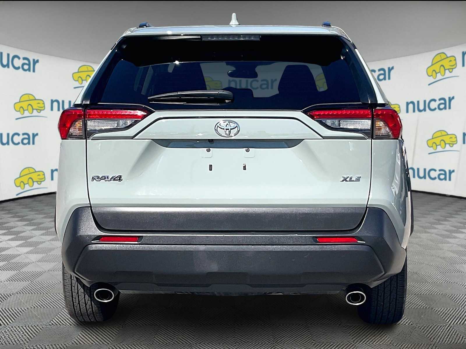 2023 Toyota RAV4 XLE - Photo 5
