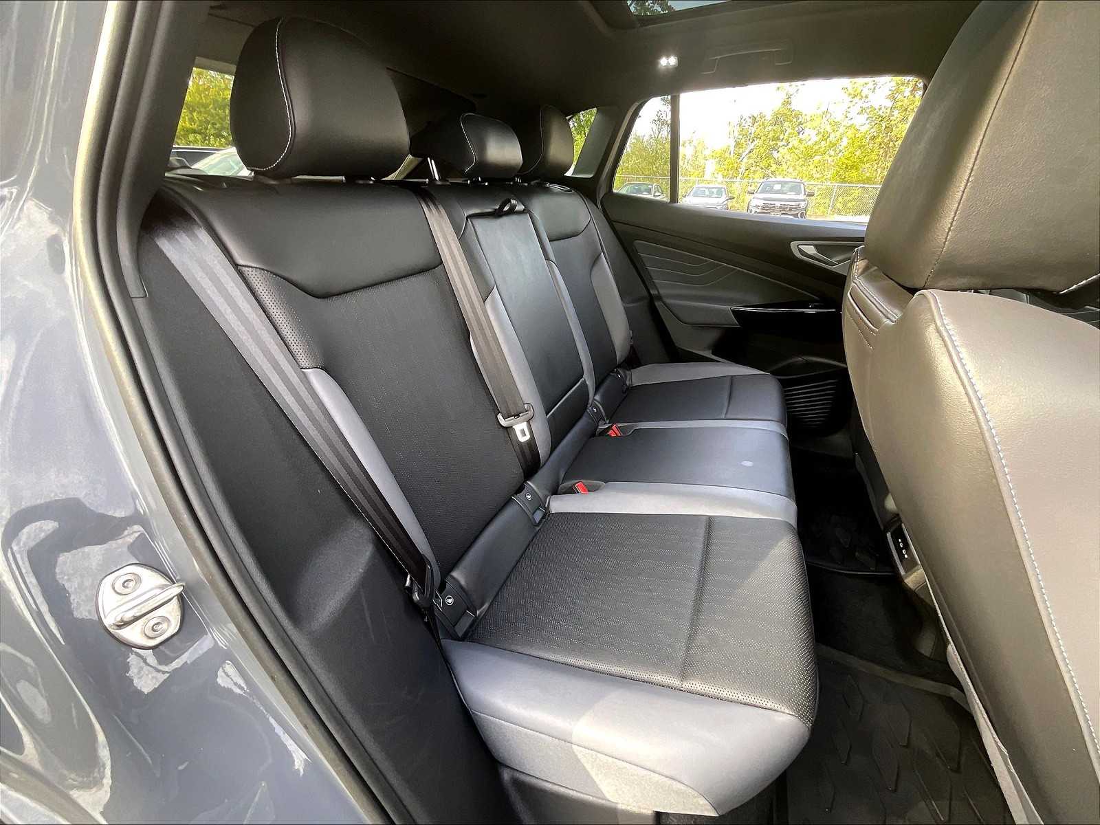 2023 Volkswagen ID.4 Pro S - Photo 16
