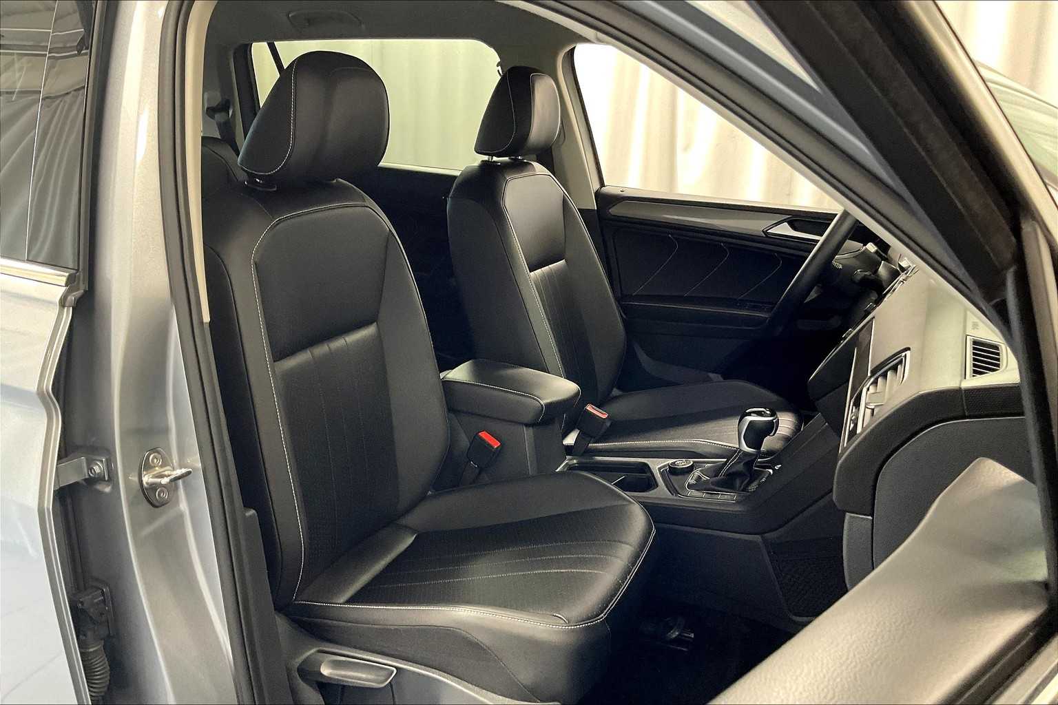 2024 Volkswagen Tiguan SE - Photo 11