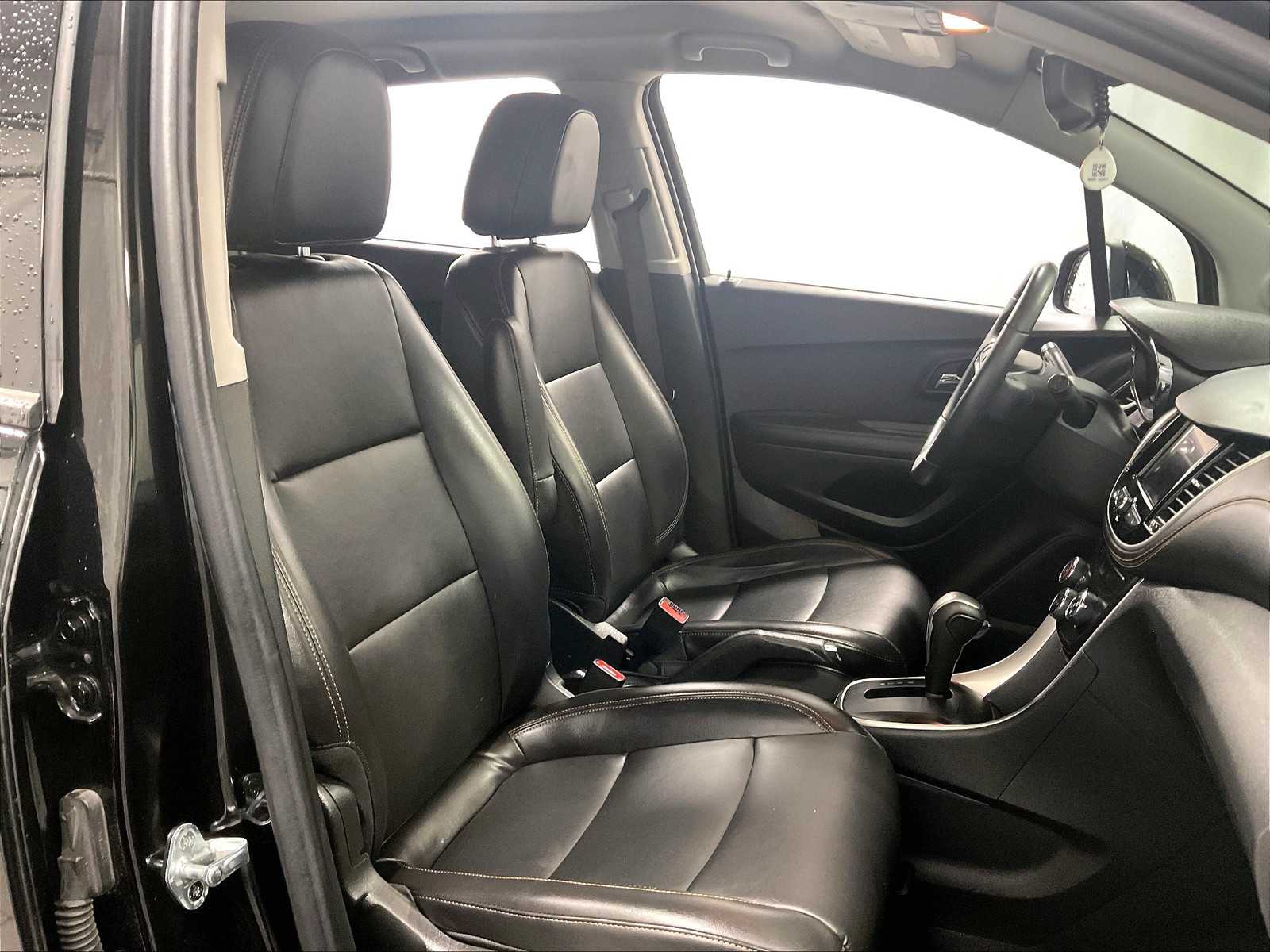 2021 Chevrolet Trax LT - Photo 11