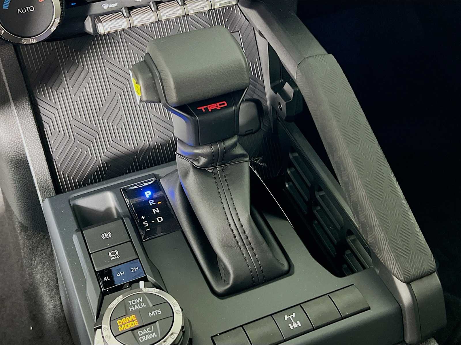 2025 Toyota Tacoma TRD Off Road - Photo 11