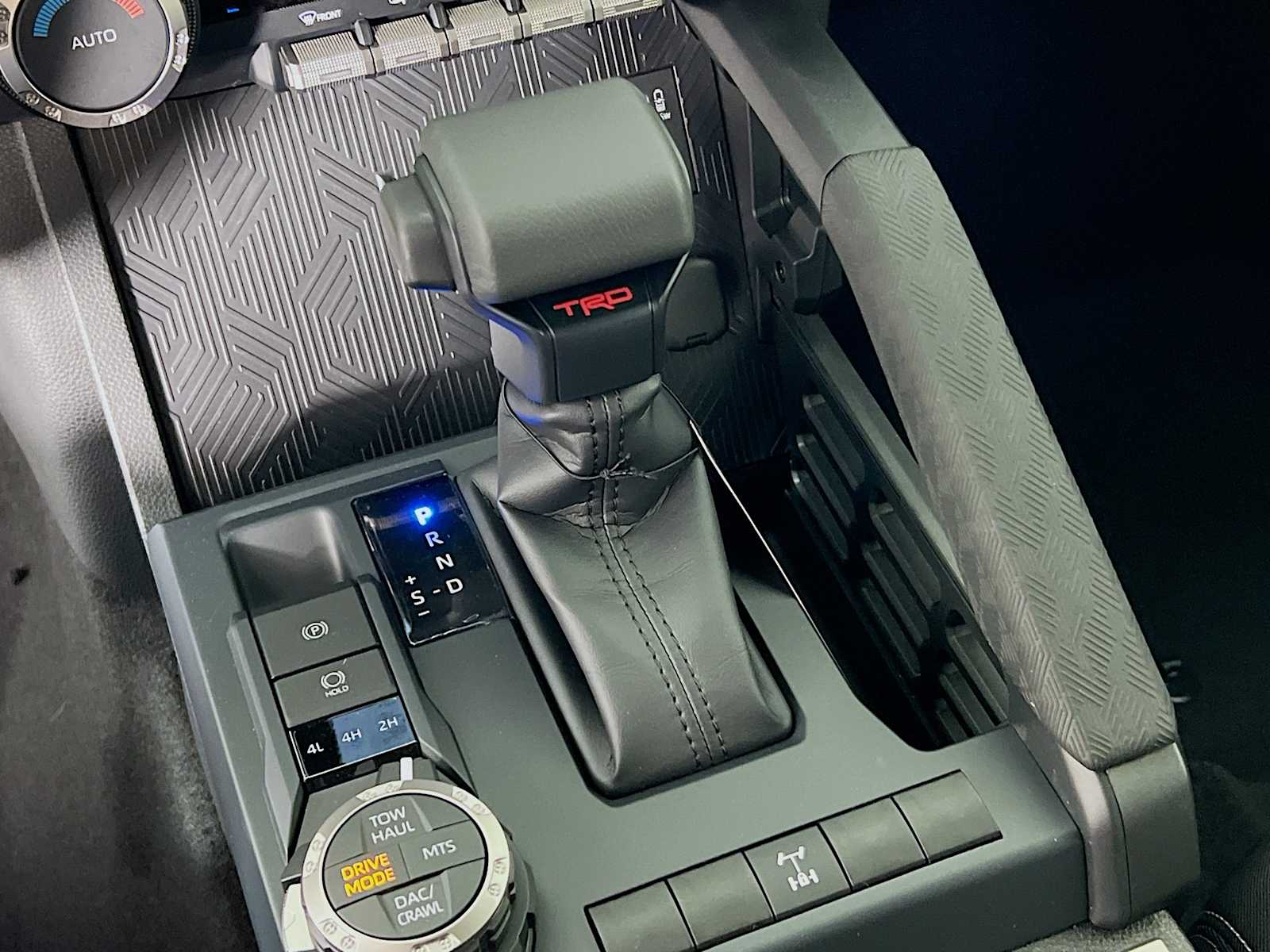 2025 Toyota Tacoma TRD Off Road - Photo 11