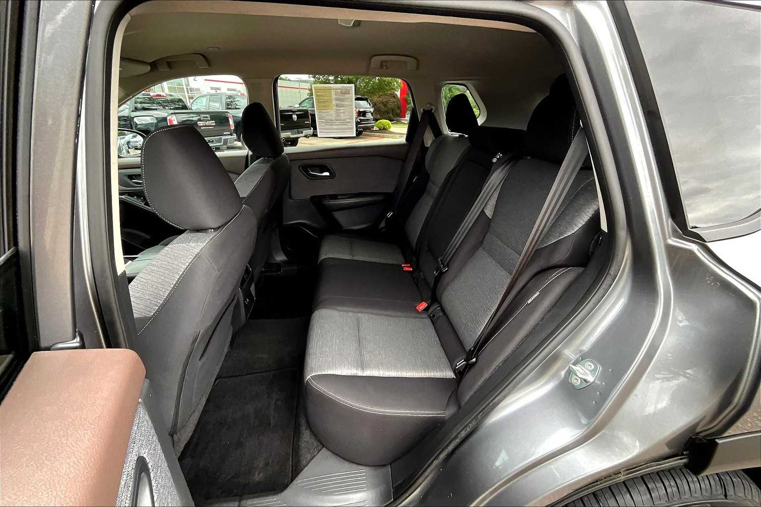 2022 Nissan Rogue SV - Photo 15