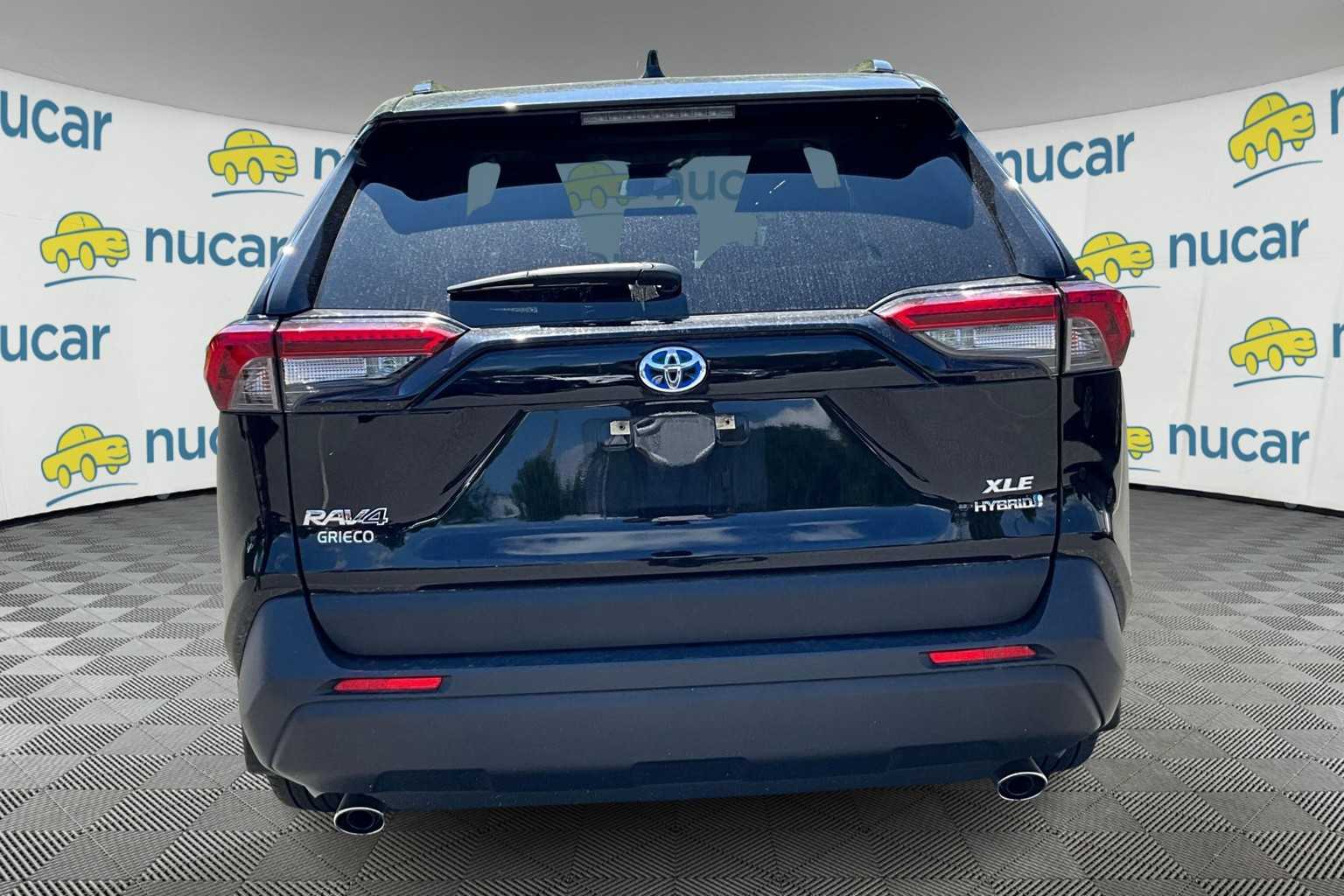 2021 Toyota RAV4 Hybrid XLE - Photo 3