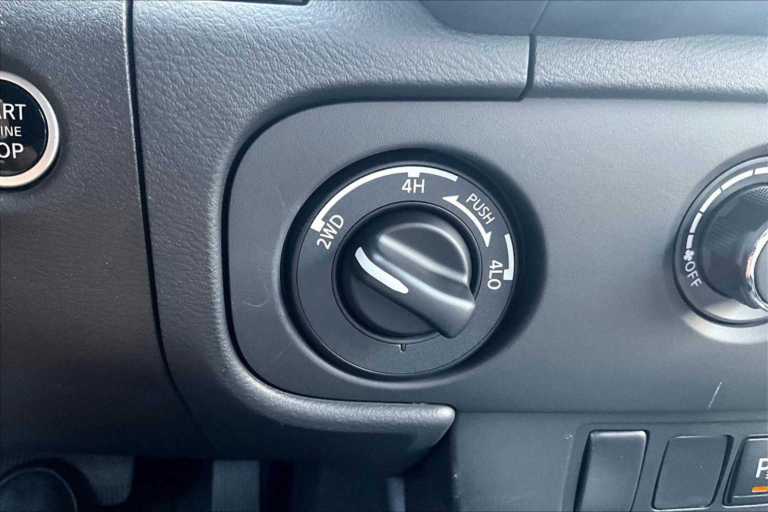 2025 Nissan Frontier SV - Photo 26