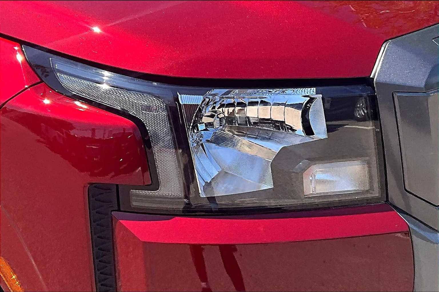 2025 Nissan Frontier SV - Photo 32