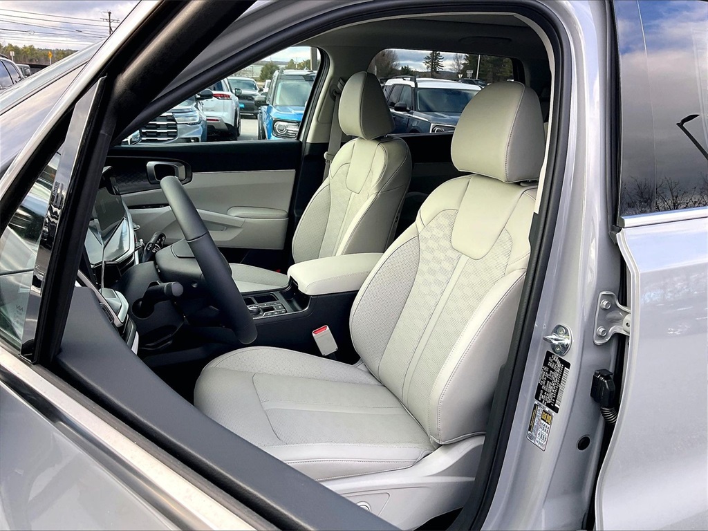 2026 Kia Sorento S - Photo 11