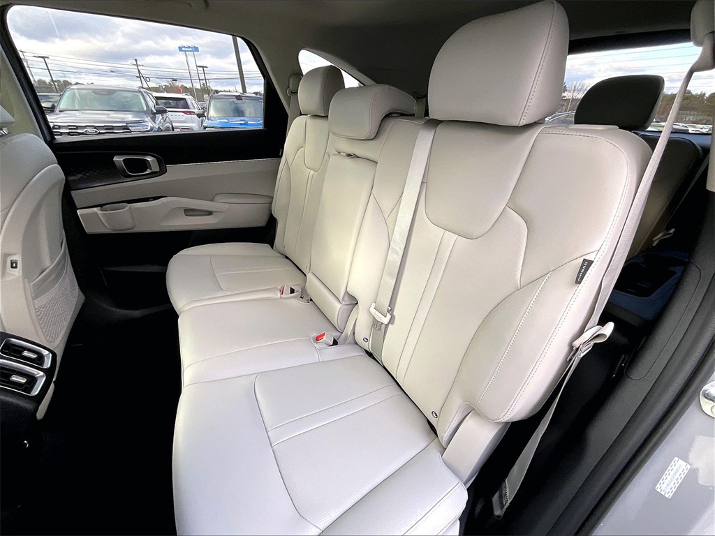 2026 Kia Sorento S - Photo 15