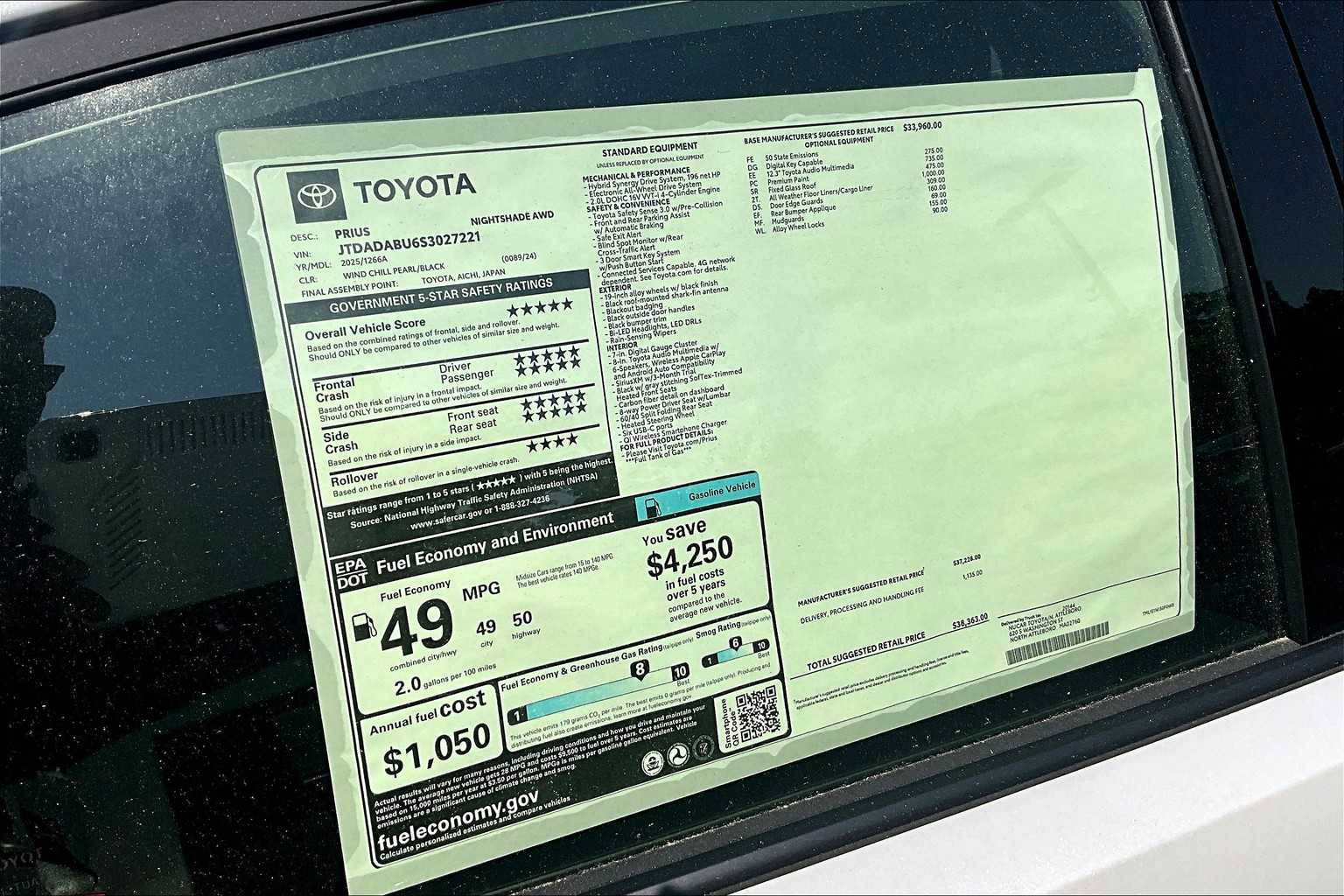 2025 Toyota Prius Nightshade - Photo 17