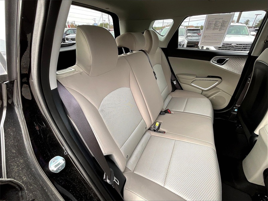 2024 Kia Soul LX - Photo 15