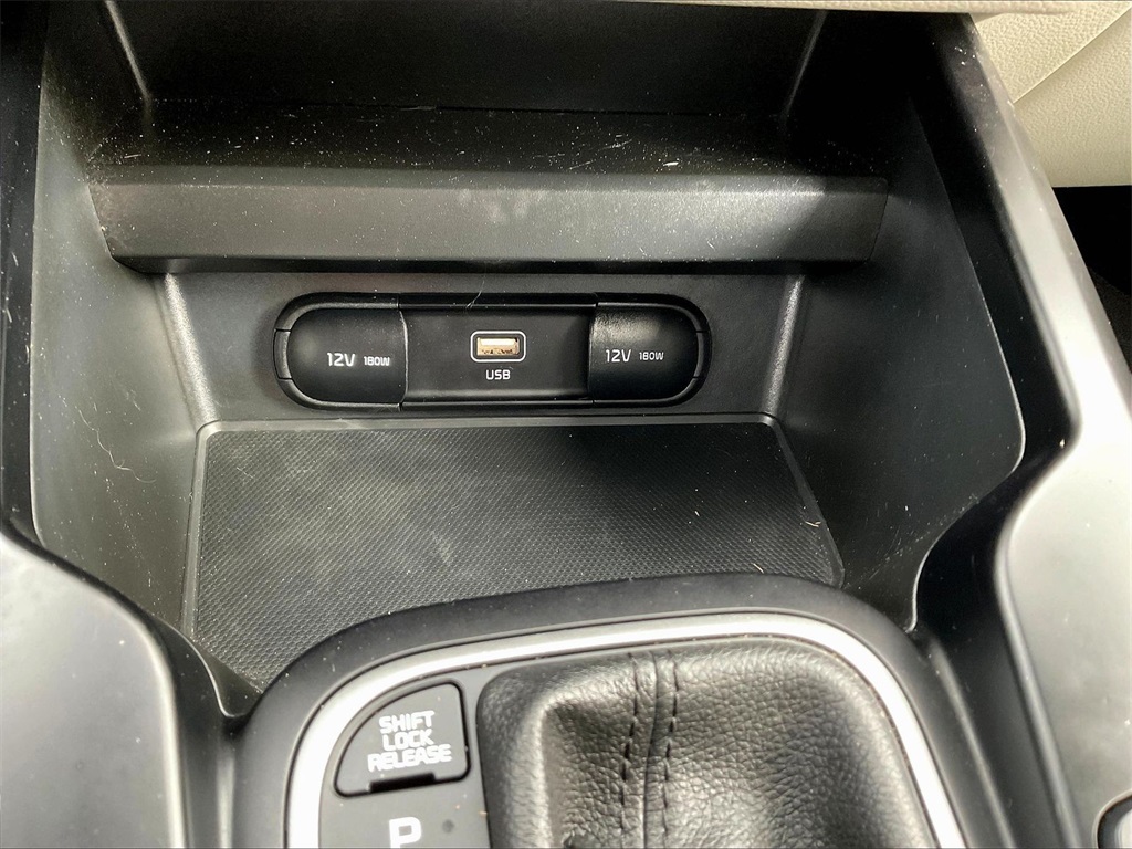 2024 Kia Soul LX - Photo 24