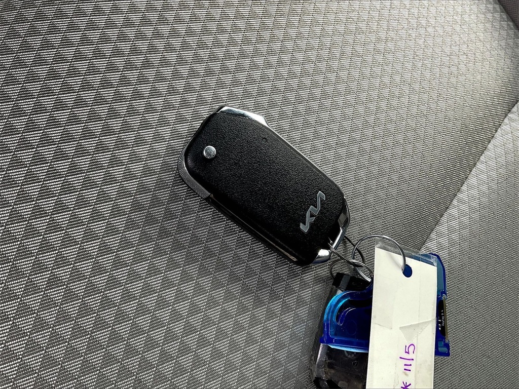 2024 Kia Soul LX - Photo 28