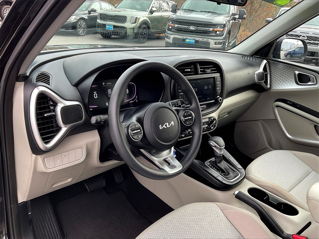 2024 Kia Soul LX - Photo 8