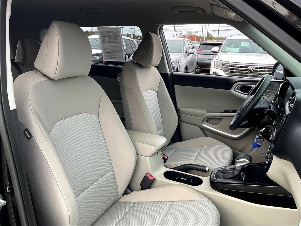 2024 Kia Soul LX - Photo 10