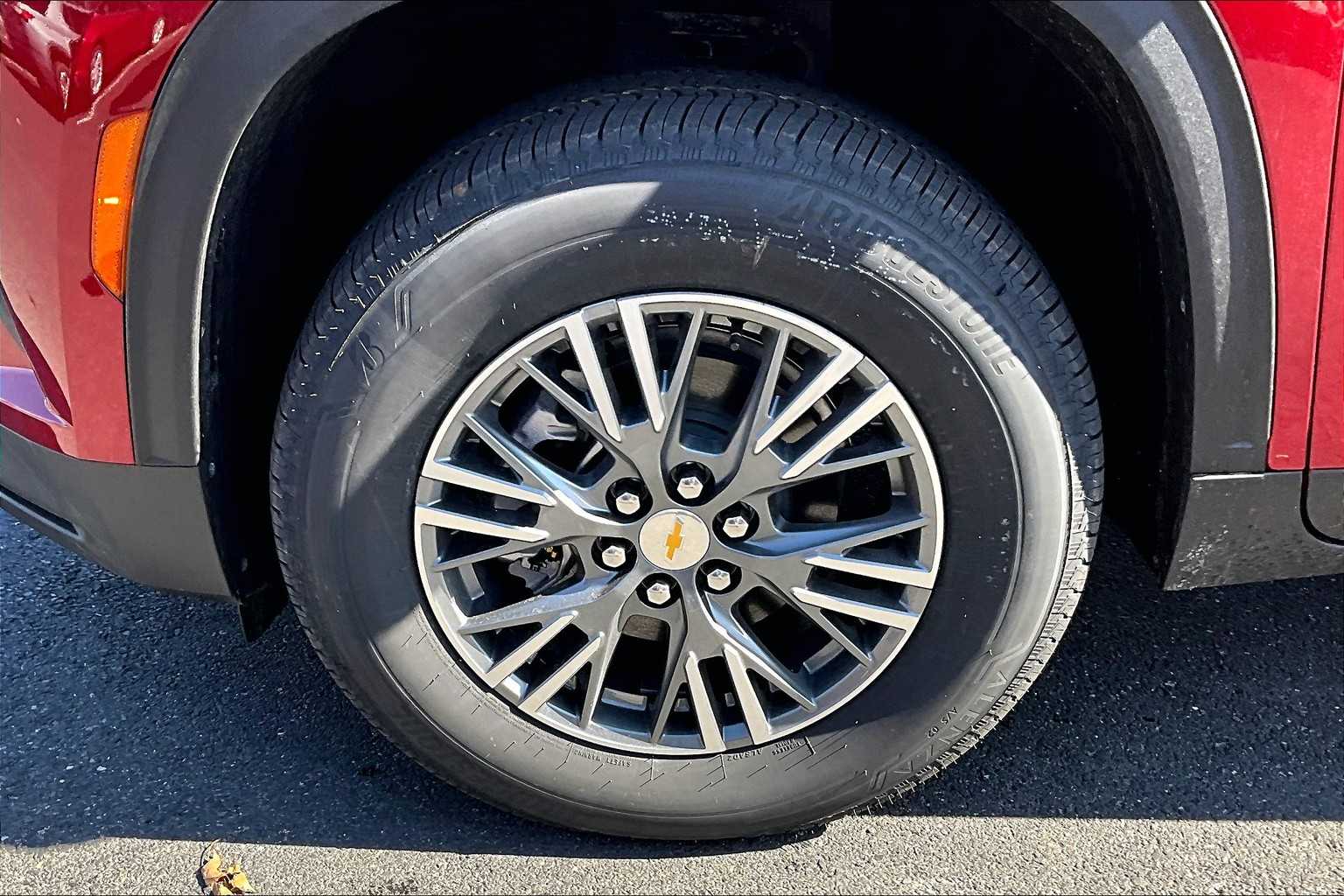 2025 Chevrolet Traverse AWD LT - Photo 8