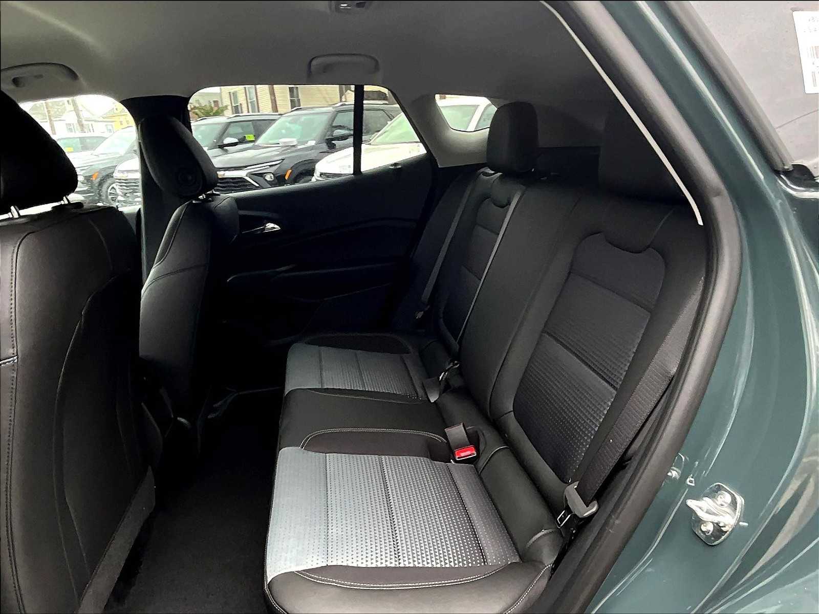 2025 Chevrolet Trax LT - Photo 15