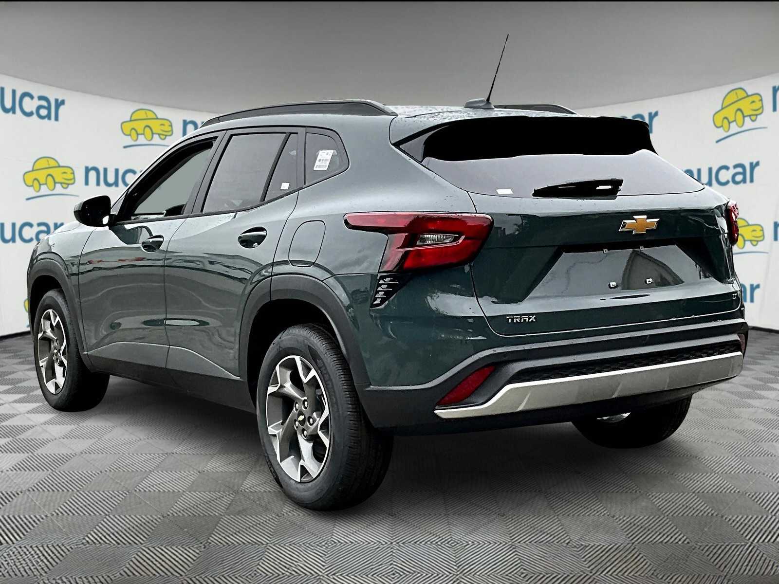 2025 Chevrolet Trax LT - Photo 5